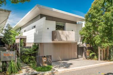 KoKo's Beach House 4