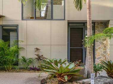 Your Luxury Escape - Kiah 11 Beach House Ocean views