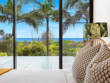 Your Luxury Escape - Kiah 11 Beach House Ocean views