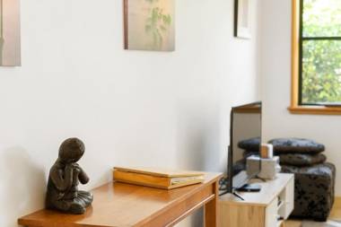 Byron Getaway @the Crest