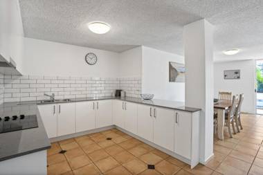 2/56 Lawson Street@Clarkes Beach