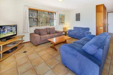 2/56 Lawson Street@Clarkes Beach