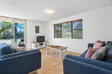 2/56 Lawson Street@Clarkes Beach