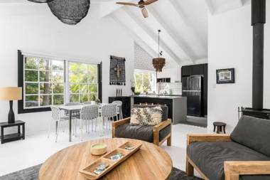 A PERFECT STAY - Black Star