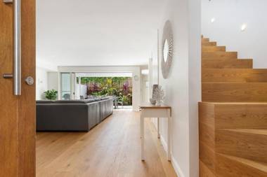 Your Luxury Escape - Ocean Sapphire