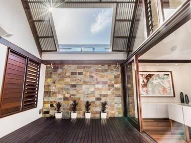 Your Luxury Escape - On The Bay 2