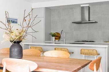 A PERFECT STAY - Rubber Soul