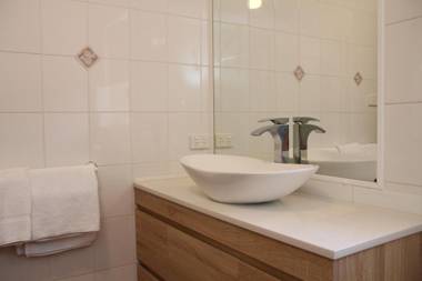 Gale Street Motel & Villas