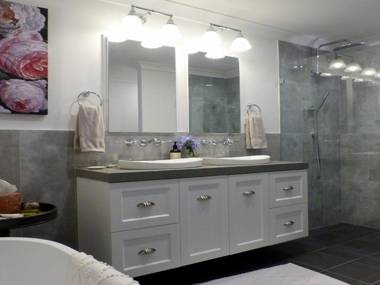 Garland Park - 3 night weekends for price of 2