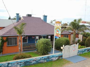 Dolphin Retreat Bunbury YHA