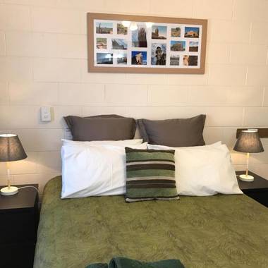 The Lodge Outback Motel