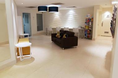 Abbey On Roma Hotel & Apartments