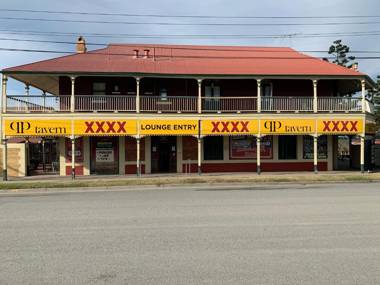 Queensport Tavern And Motel