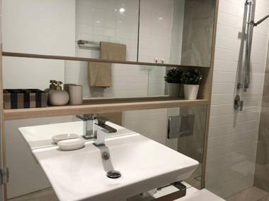 Family Home -Best Of South Bank with Car Park