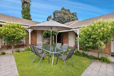 Golden Square Motor Inn