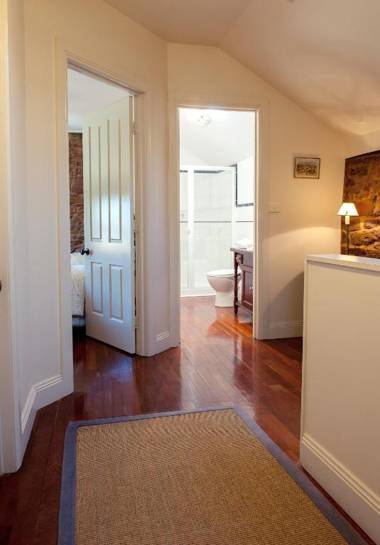 Byronsvale Vineyard and Accommodation