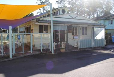 Pleasurelea Tourist Resort & Caravan Park