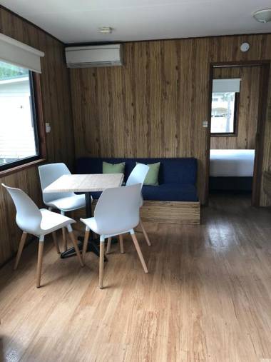 Pleasurelea Tourist Resort & Caravan Park