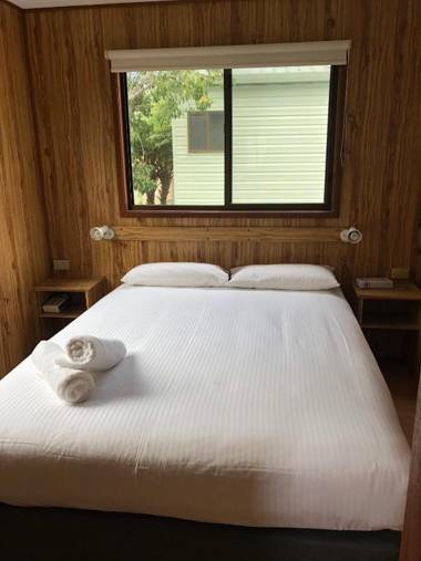 Pleasurelea Tourist Resort & Caravan Park