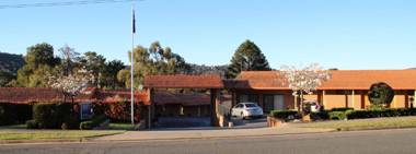 Hume Country Motor Inn