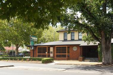 Seaton Arms Motor Inn