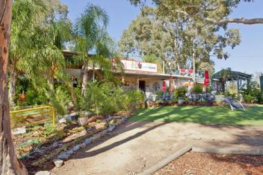 Cottage 20 - 3 Bedroom - Lake Hume Resort