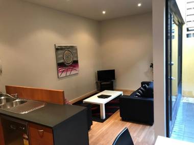RNR Serviced Apartments Adelaide - Sturt St