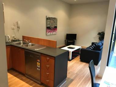 RNR Serviced Apartments Adelaide - Sturt St