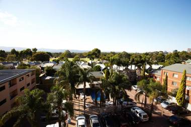 Comfort Hotel Adelaide Meridien