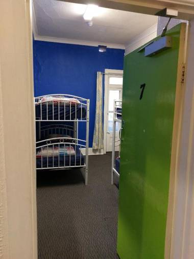 Adelaide Travellers Inn Backpackers Hostel