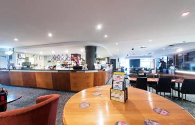 Nightcap at Rose & Crown Hotel