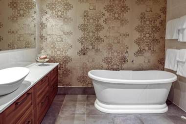 Suite 11 Victoria Square