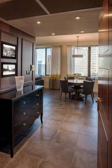 Suite 11 Victoria Square