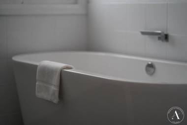 Barristers Block Vigneron Villa