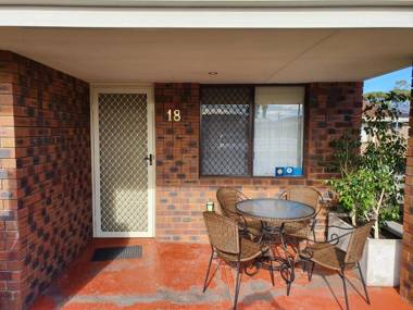 Ocean Beach Chalet 18