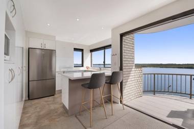 Wharf Lodge River View Apartment
