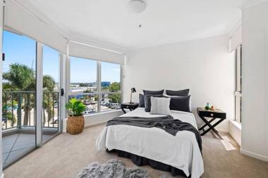 Luxury Waterfront Maroochydore Free Wine Netflix Parking