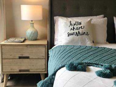 Quiet River Front Escape - Walk to Ocean Street & Shops