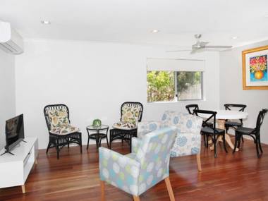 Arlington 1 - Two Bedroom Unit close to the beach!