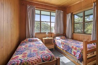 Alinjarra - 13 Waller Court