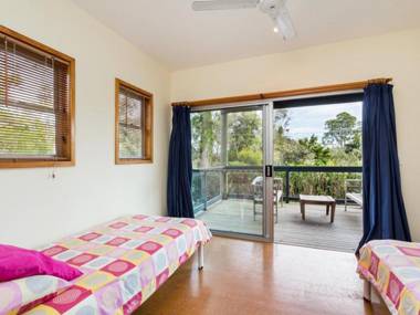 Blue Poles (Pets Allowed)