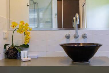 Hilltop Views - Cannonvale