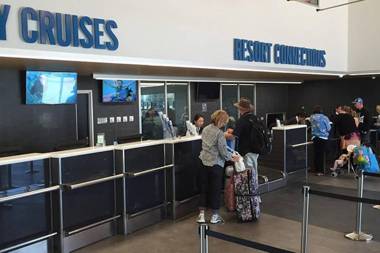 ☆Airliedise☆NO hills☆Kitchen☆5min walk 2 Ferry terminal☆WiFi☆Netflix