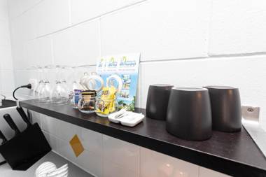 Airlie Sun & Sand Accommodation Studio #1