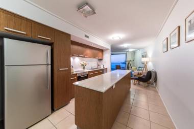 Sun View On Seaview - Airlie Beach