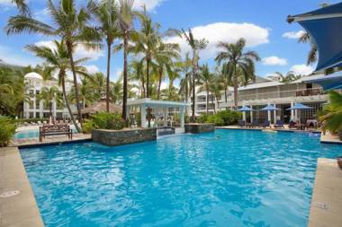 Palm Cove Paradise - Couples spa beach getaway
