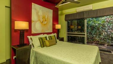 CELADON Holiday House