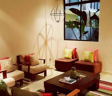 Temple 121 Modern Spacious Palm Cove 2 Brm 2 Bth Resort Apartment With Courtyard