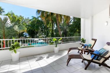 Belle Escapes - Poolside Apartment Alamanda Beachfront Resort "54"