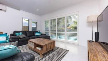 Canopy House - Palm Cove